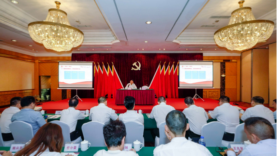 尊龙凯时集团任丁书记带头讲授“不忘初心、牢记使命”主题教育专题党课