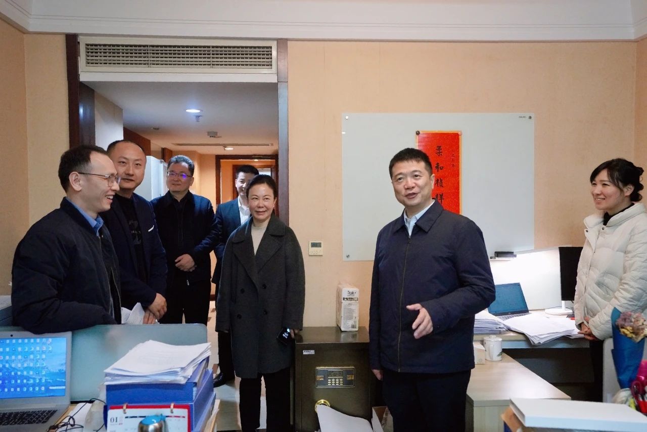 温暖启航，共赴新篇！—— 省尊龙凯时集团领导走访慰问干部职工